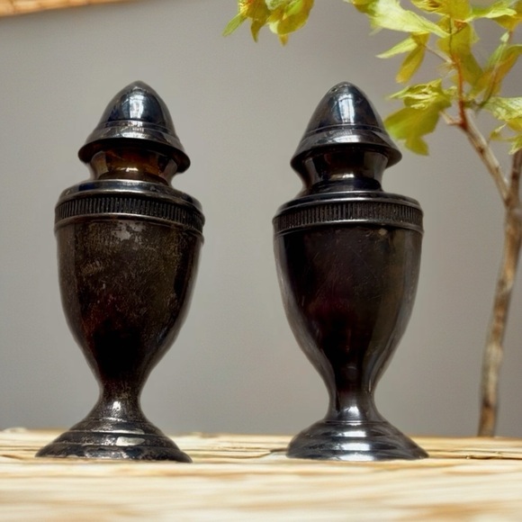 Vintage Silver Plated Salt and Pepper Shakers - Picture 4 of 8